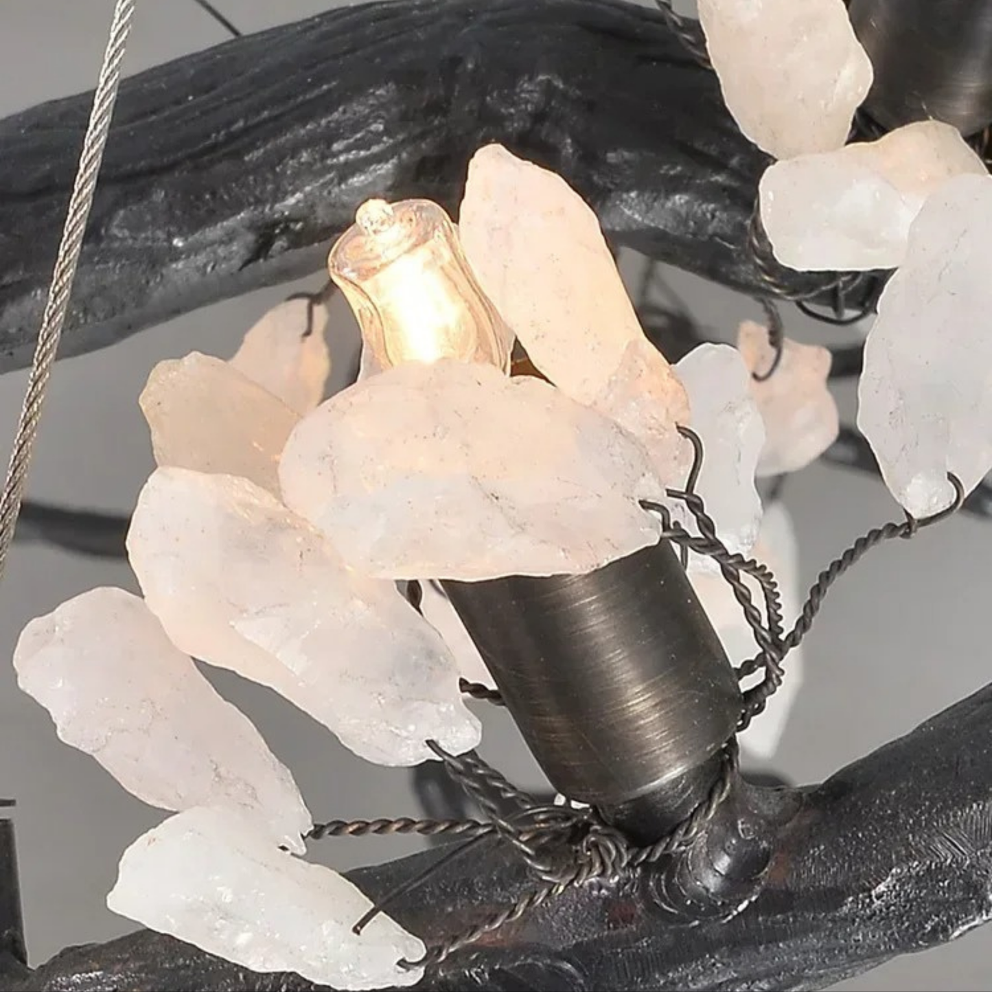 Chandelier Stone (32L)